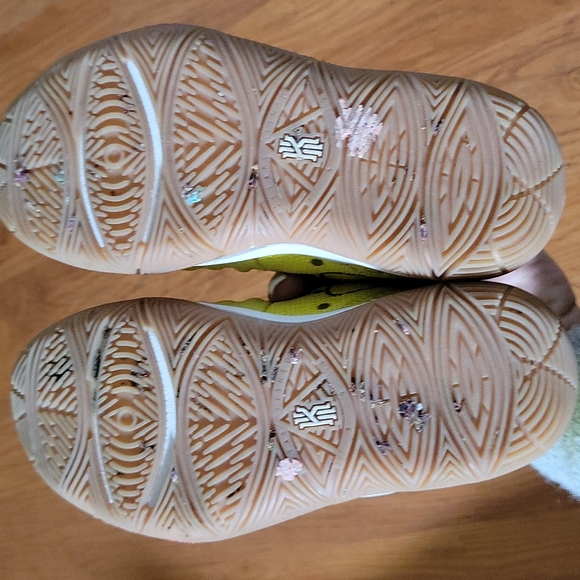 SpongBob square pants KD Nikes speacial editions kids size 11c - Picture 3 of 6
